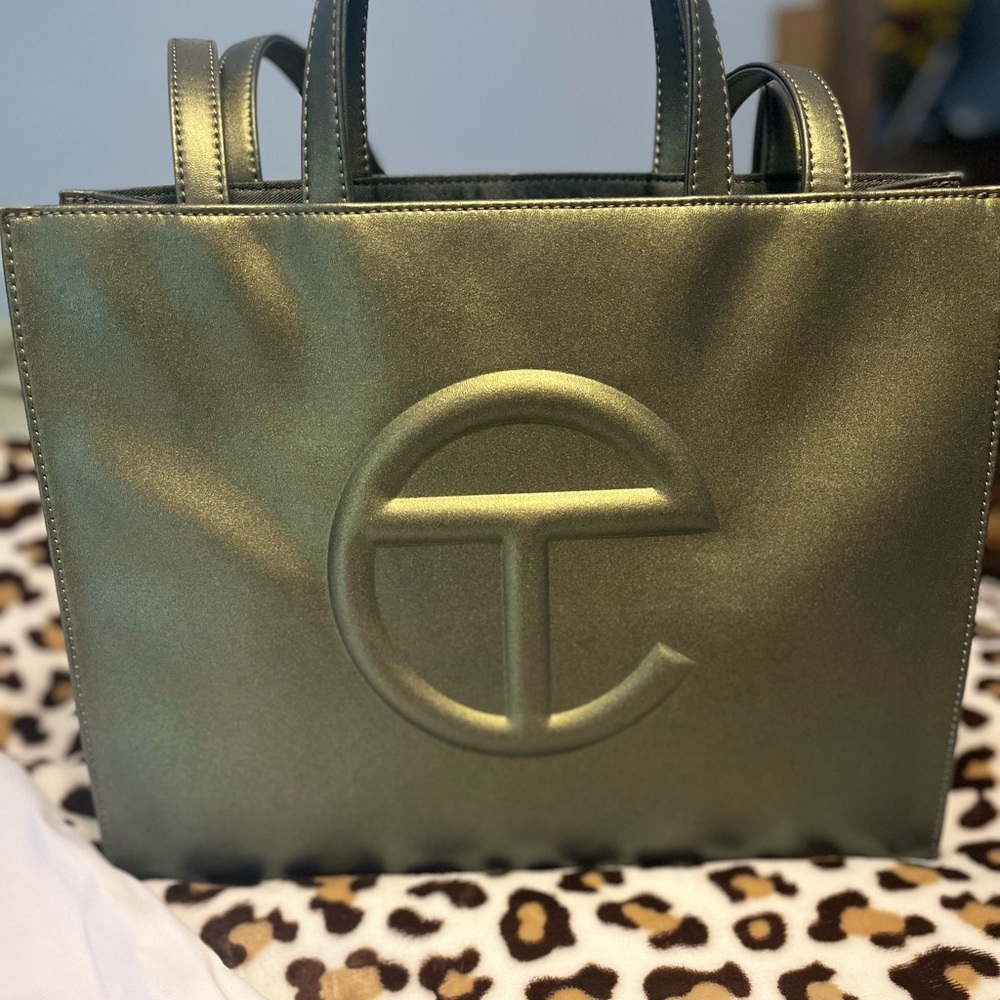 Telfar Medium Shopping Bag 💚